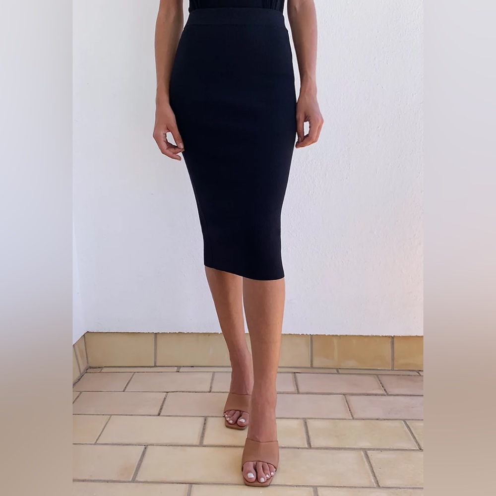 Babaton black sculpt knit tube skirt- medium